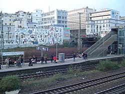 Bahnsteig des Bahnhofs Düsseldorf-Wehrhahn