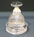 The reliquary of stupa n°2, in rock crystal (H: 11 cm, W: 8 cm, Victoria and Albert Museum).[၄]