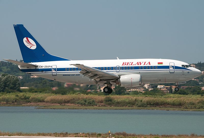 File:Boeing 737-524, Belavia Belarusian Airlines JP7665389.jpg