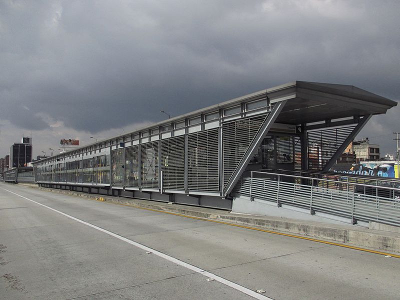 File:Bogotá, Calle 26, estación Transmilenio Centro Memoria Histórica.JPG