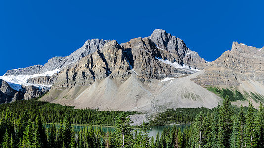 Bow Lake near Icefields Parkway, Alberta, Canada