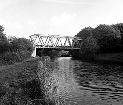 Bridge 211A, Leeds and Liverpool Canal - geograph.org.uk - 645445.jpg