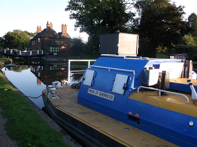 File:British Waterways boats on the Erewash Canal 01.JPG