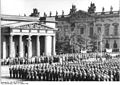Bundesarchiv Bild 183-W1004-0020, Berlin, Namensgebung Wachregiment Engels.jpg