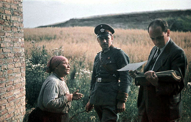 Romani woman with a German police officer and Nazi psychologist Robert Ritter