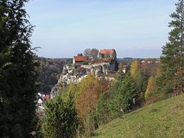 Burg Pottenstein - Anhöhe.jpg