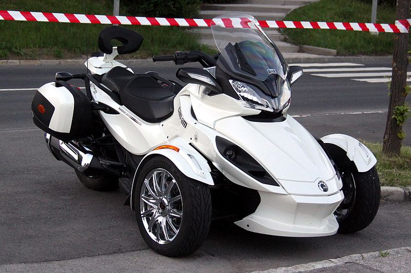 File:Can-Am Spyder ST (02).jpg