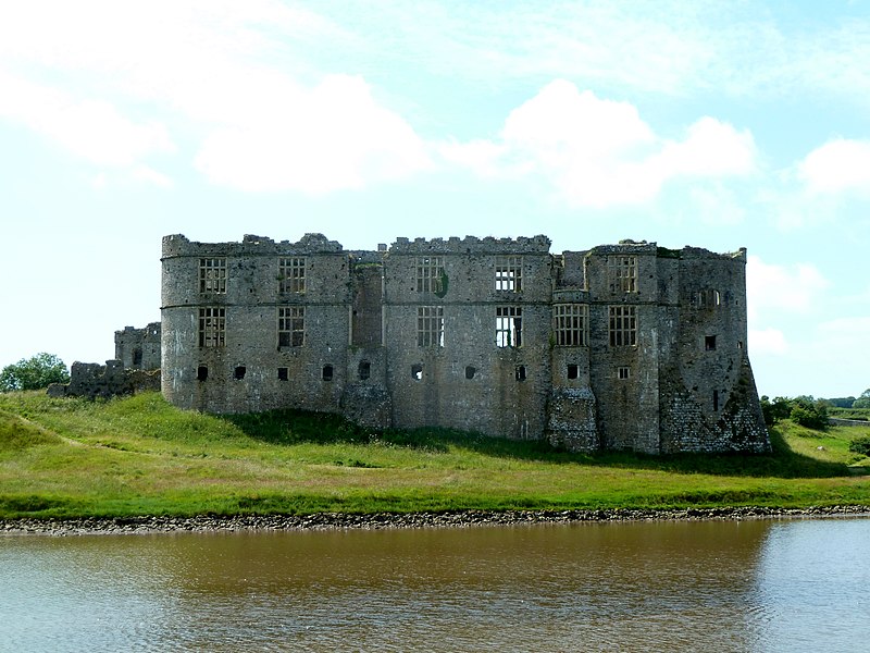 File:Carew Castle - panoramio (1).jpg