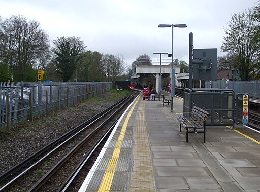 Chalfont & Latimer station Chesham bay look south