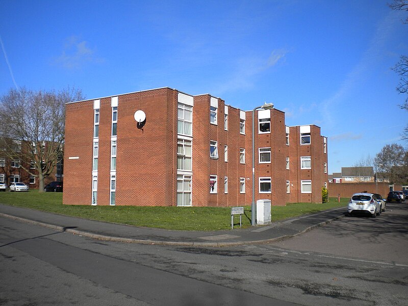 File:Charles Court, Walmley - geograph.org.uk - 6109850.jpg