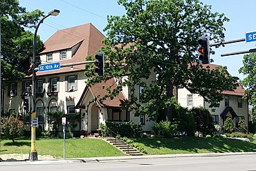 Chi Chapter of Kappa Kappa Gamma, at Minnesota, 8 June 2014.jpg