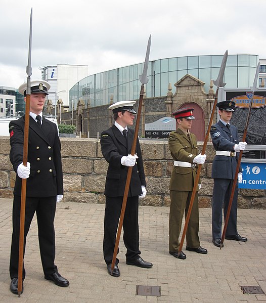 File:Commémoration de l'Appel du 18 Juin 1940 Saint Hélier Jersey 18 juin 2013 3.jpg