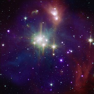 アメリカ航空宇宙局 (NASA) のX線宇宙望遠鏡「チャンドラ」が捉えたコロネット星団（英語版）。