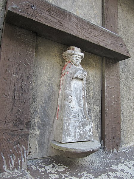 File:Couvent des Ursulines de Dinan - Statuette en bois.JPG