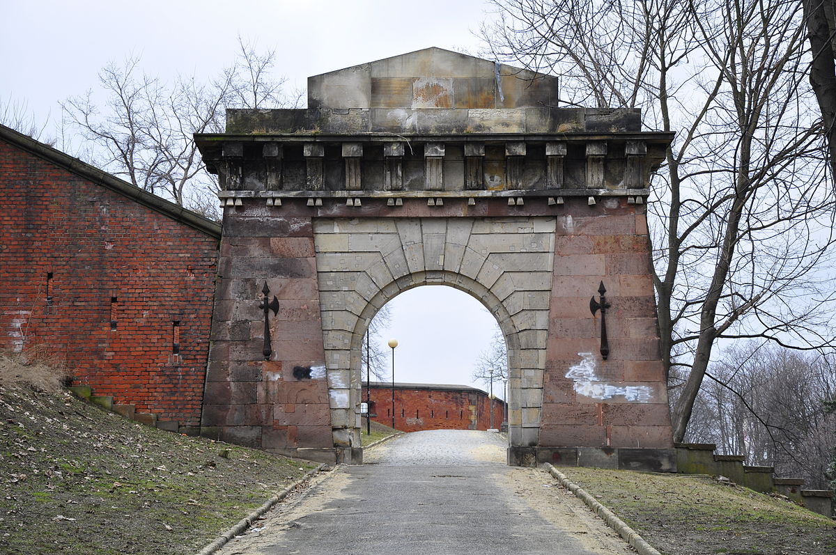 крепость в варшаве