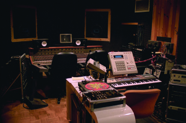 DJ Premier's studio at D&D in 2000