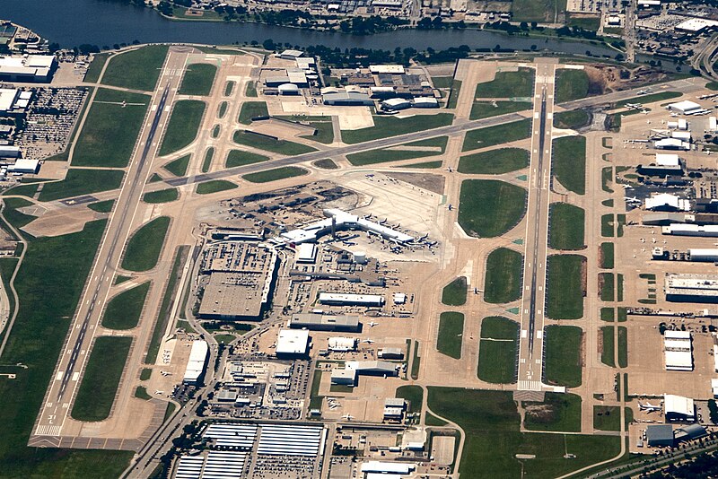 File:Dallas Love Field 2013.jpg