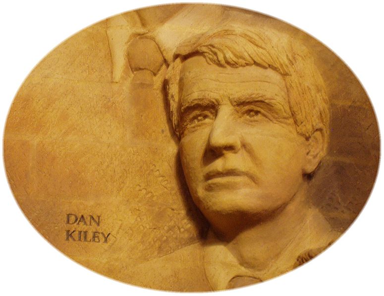 File:Dan Kiley relief in Jefferson National Expansion Memorial.jpg