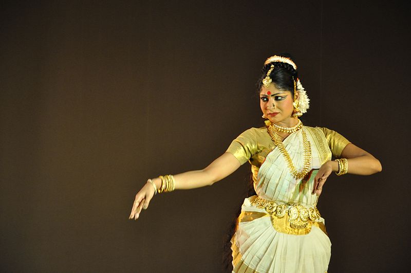 File:Dance with Rabindra Sangeet - Kolkata 2011-11-05 6845.JPG