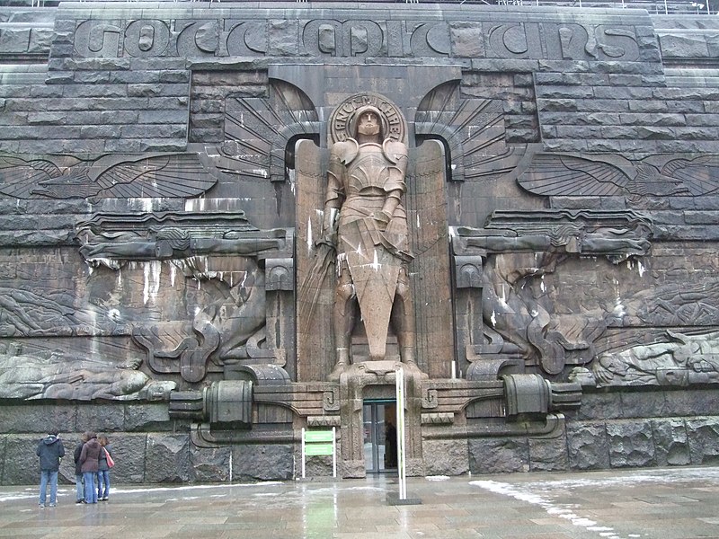 File:Eingang Völkerschlachtsdenkmal.JPG