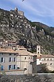 le village, l'église et la citadelle