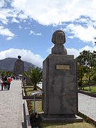 Monumento en la ciudad Mitad del Mundo / Monument in the city ciudad Mitad del Mundo.