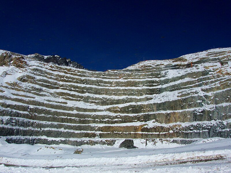 File:Faenas en División Andina (Codelco Chile).jpg