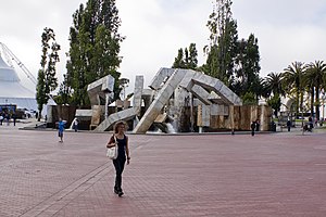 Fountain in Plaza in front of the Ferry Building on The Embarcadero at Market StreetMG 2487.jpg