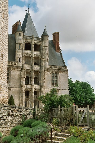 File:France Eure-et-Loir Chateaudun Chateau 07.jpg