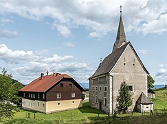 Frauenstein Nussberg 146 Filialkirche hl Oswald und Bauernhaus WNW-Ansicht 21082017 0491