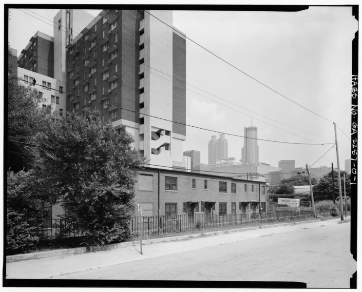 File:From northwest facing southeast. - Techwood Homes, Building No. 12, 428-440 Lovejoy Street, Atlanta, Fulton County, GA HABS GA,61-ATLA,60O-1.tif