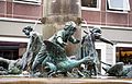 Martinsbrunnen Heinrich Goetschmann (1857-1929) 1902 Name des Kunstwerks nach Goetschmann Martinitreiben im Volksmund Gänsebrunnen. Im zweiten Welkrieg eingeschmolzen 1958 restauriert aus den alten Gipsformen.