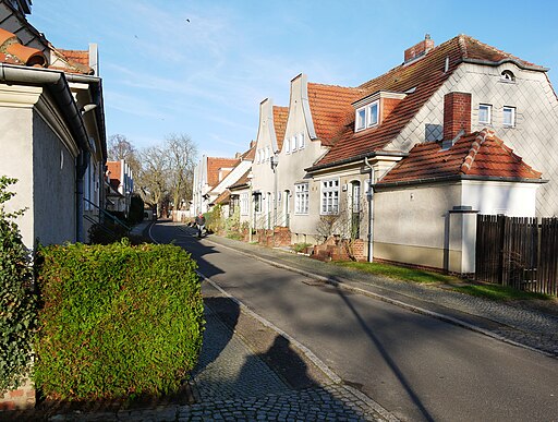 Gartenstadt Staaken, Zwischen den Giebeln