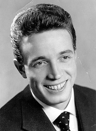 <span class="mw-page-title-main">Gipo Farassino</span> Italian singer, songwriter, musician and politician (1934–2013)