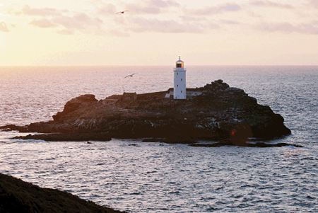 Tập_tin:Godrevy_sunset.PNG