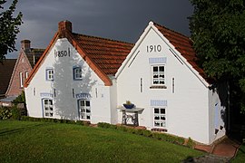 Altes Doppelhaus am alten Deich