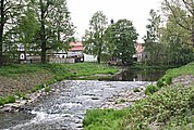 Čeština: Großschönau (Sasko), soutok Mandavy a Lužničky. English: Großschönau (Sachsen), confluence of the Mandau River and the Lužnička (Lausur).