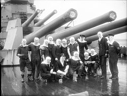 HMS Duke of Yorkin 14 tuuman tykkimiehistö