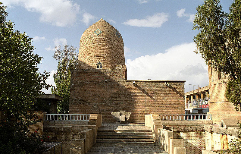 Soubor:Hamadan - Mausoleum of Esther and Mordechai.jpg