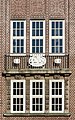 Deutsch: Fassadendetail des Haupttrakts des Gewerbehauses in Hamburg-Neustadt. This is a photograph of an architectural monument. It is on the list of cultural monuments of Hamburg, no. 12703