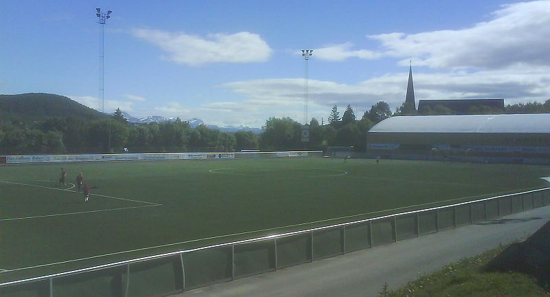 File:Harstad stadion.jpg