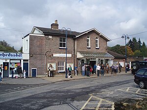 Estação ferroviária de Haslemere em setembro de 2007 (1) .jpg