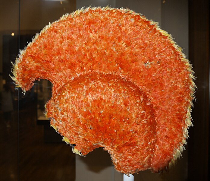 File:Hawaiian feather helmet british museum.JPG