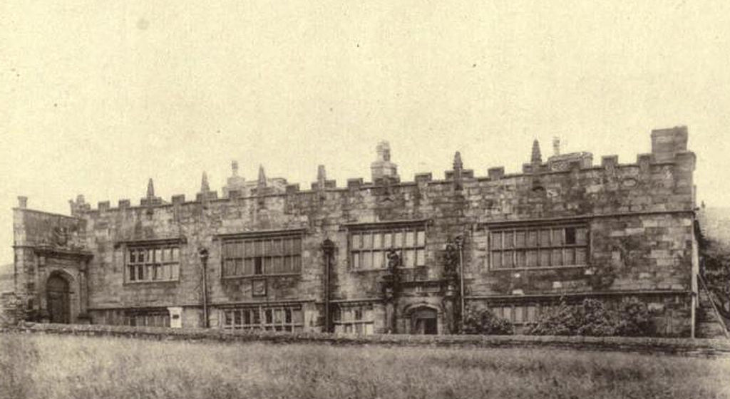 https://upload.wikimedia.org/wikipedia/commons/thumb/5/51/High_Sunderland_Hall_1913.jpg/1024px-High_Sunderland_Hall_1913.jpg
