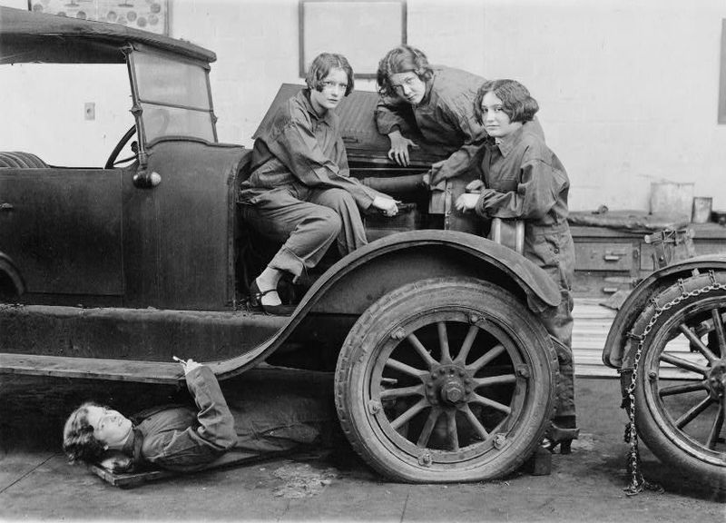 File:High school girls learn the art of automobile mechanics.jpg