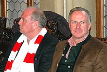 Hoeneß (l.) neben Karl-Heinz Rummenigge (Vorstandsvorsitzender der FC Bayern München AG; 2014)