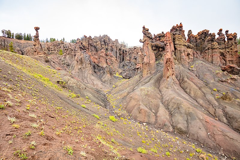 File:Hoodoo Basin views.jpg