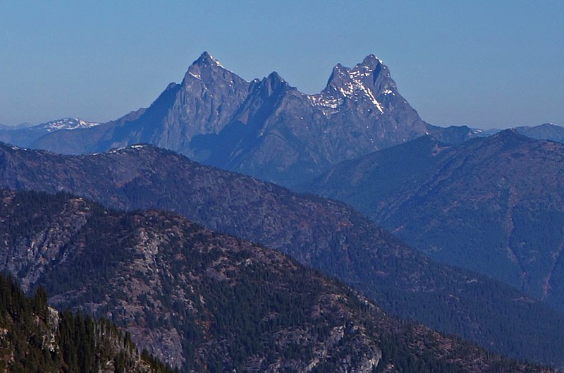 File:Hozomeen from Sourdough.jpg