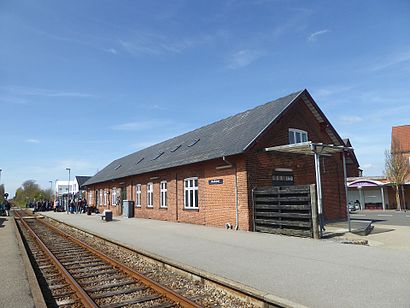 Sådan kommer du til Hvidbjerg Station med offentlig transport – Om stedet