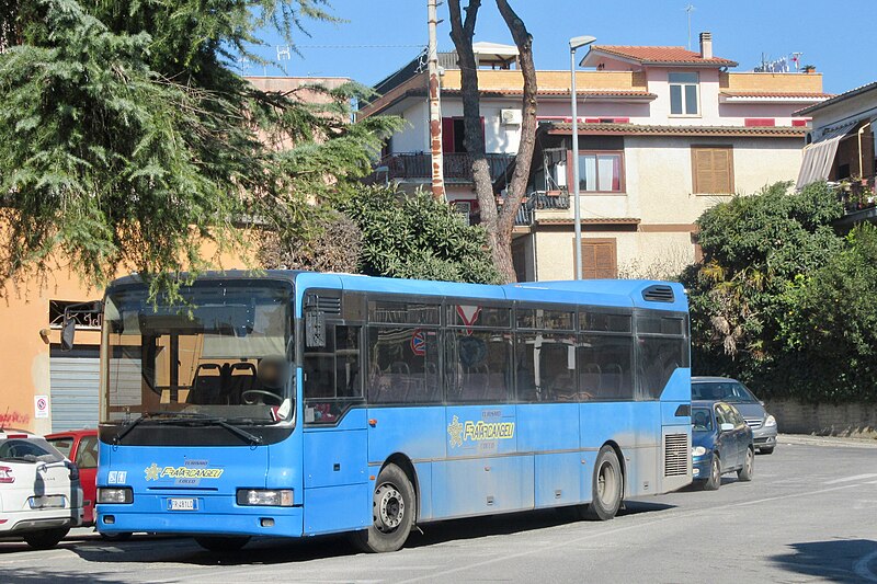 File:IVECO 393E.12.35 MyWay Fratarcangeli.jpg